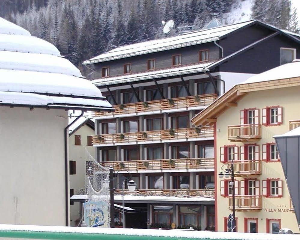 Hotel Milano Madonna di Campiglio Exterior photo